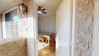 505 S Farrell Dr in Palm Springs, CA - Building Photo