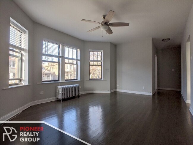 4547 N Leavitt St-Unit -4557-1 in Chicago, IL - Building Photo - Building Photo