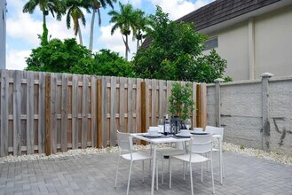 171 NW 158th St in Miami, FL - Building Photo - Building Photo