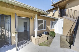 2100 W Ball Rd, Unit C in Anaheim, CA - Building Photo