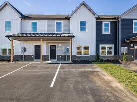 17 Barnyard Cir in Bridgewater, VA - Building Photo