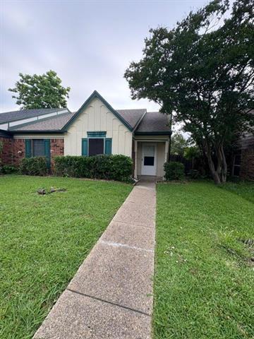 815 Versailles St in Mesquite, TX - Building Photo - Building Photo