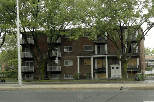 6131-6135 Léger in Montréal, QC - Building Photo - Primary Photo