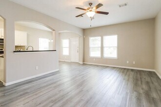 18460 Sunrise Maple Dr in Montgomery, TX - Building Photo - Building Photo