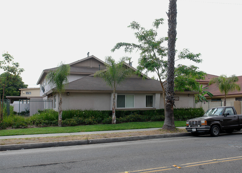 1600 S 9th St in Anaheim, CA - Building Photo