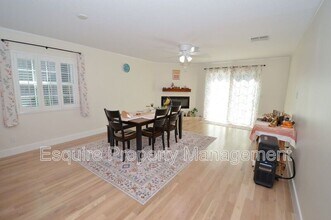 279 Maple Rd in Thousand Oaks, CA - Building Photo - Building Photo