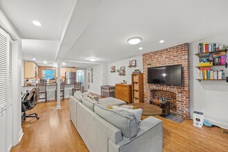 194 Washington St in Jersey City, NJ - Building Photo - Building Photo