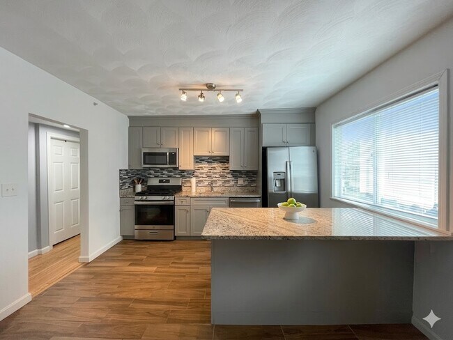 48 Derby St, Unit 1 in Somerville, MA - Foto de edificio - Building Photo