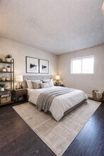 560 NW 82nd Pl in Miami, FL - Building Photo - Building Photo