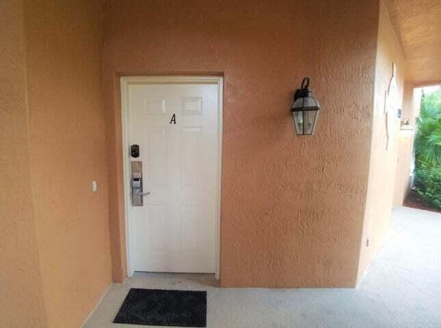 8239 Mulligan Cir in Port St. Lucie, FL - Building Photo - Building Photo