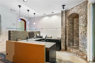 216 E Gaston St in Savannah, GA - Building Photo - Building Photo