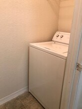 3593 Conroy Rd-Unit -Unit 432 in Orlando, FL - Building Photo - Building Photo
