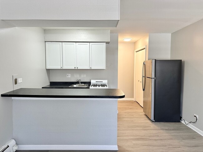 1940 Mark Ave in Elgin, IL - Building Photo - Building Photo