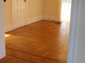 123 Pine St in Greenwich, CT - Building Photo - Building Photo