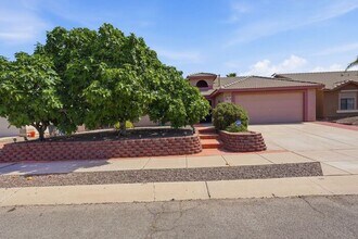 8063 S New Abbey Dr in Tucson, AZ - Building Photo - Building Photo