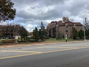 10 Donna Ct, Unit 2 in Staten Island, NY - Building Photo - Building Photo