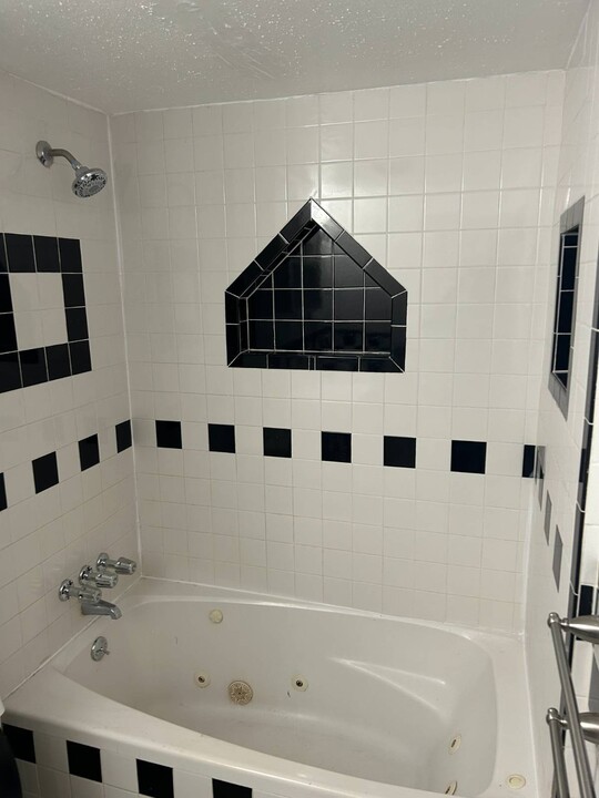 11-35 Grassmere Terrace in Queens, NY - Building Photo