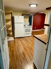 19 Sterling St, Unit 2 – Renovated 2BR in Waterville, ME - Building Photo - Building Photo