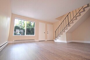 1926 SW Hume Ct in Portland, OR - Building Photo