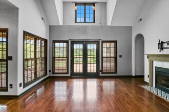 869 E Accipiter Cir in Clarksville, TN - Building Photo - Building Photo