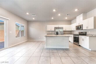 3760 Seyfert Ave in North Las Vegas, NV - Foto de edificio - Building Photo