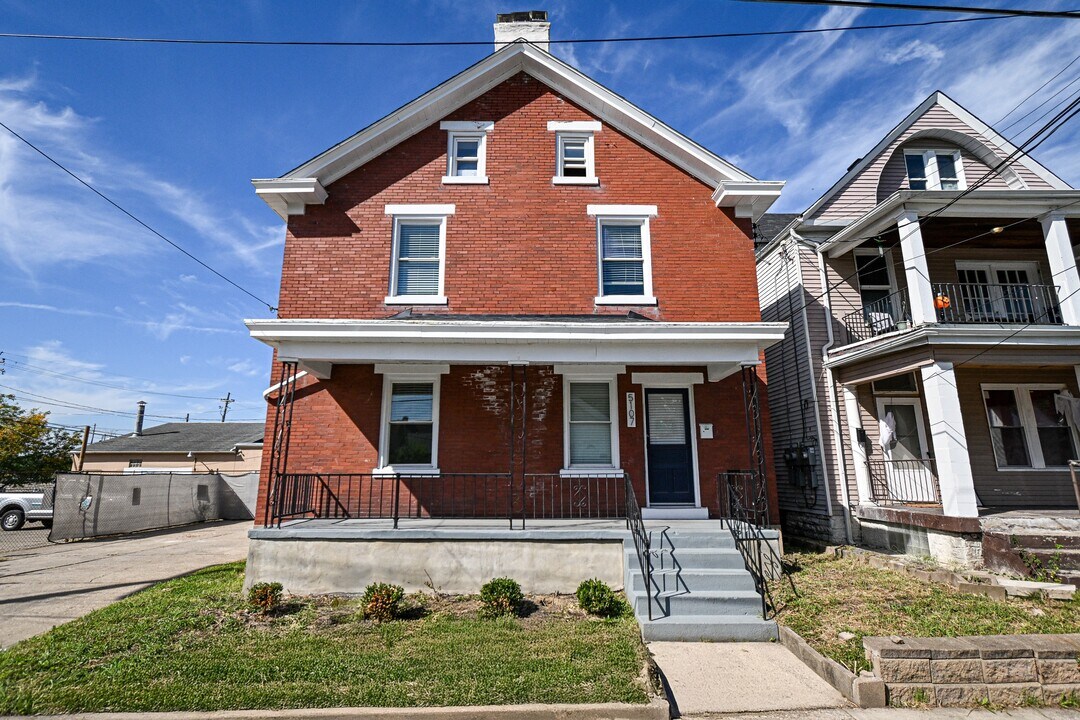 5107 Hunter Ave in Norwood, OH - Building Photo