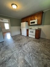 46 Old Amherst Rd in Sunderland, MA - Building Photo - Building Photo