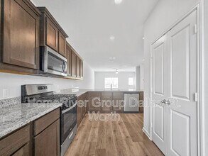 429 Condie Russell Ave in Venus, TX - Building Photo - Building Photo