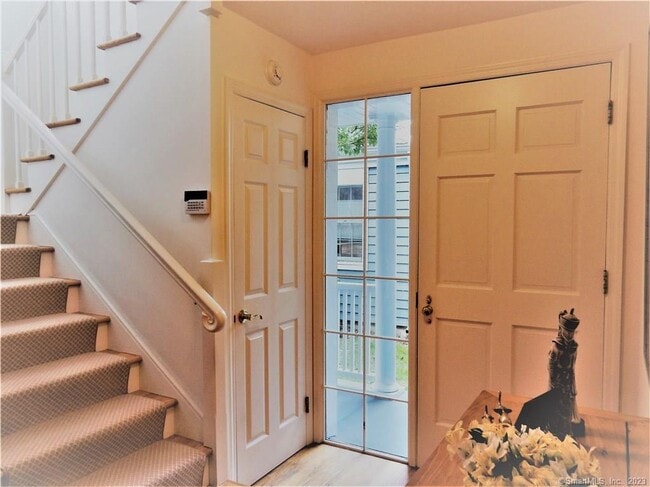 230 Saugatuck Ave in Westport, CT - Building Photo - Building Photo