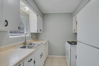 1811 Magnolia Dr in Round Rock, TX - Building Photo - Building Photo