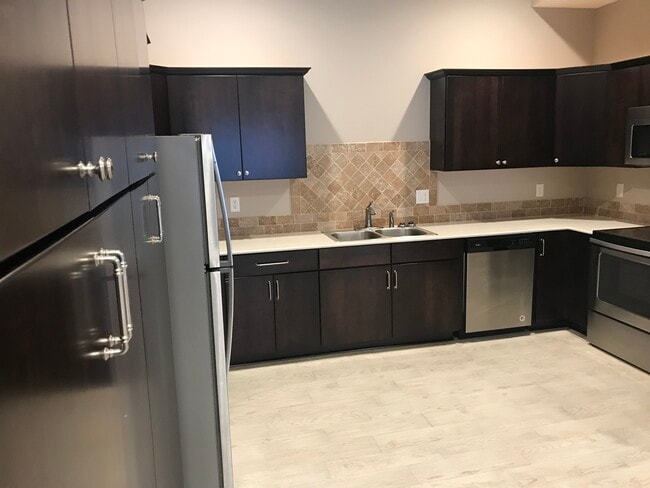 1551 E Main St, Unit Apt 3 in Lake Charles, LA - Foto de edificio - Building Photo
