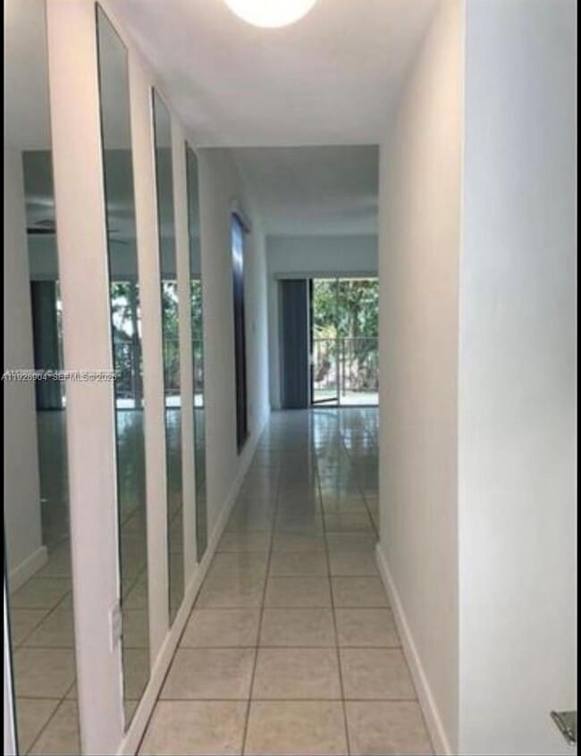 8775 Park Blvd in Miami, FL - Building Photo - Building Photo