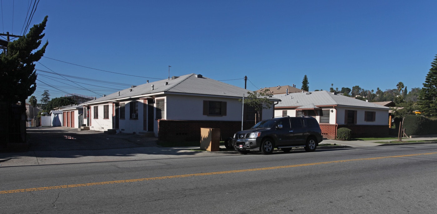 317-327 N Avenue 64 in Los Angeles, CA - Building Photo