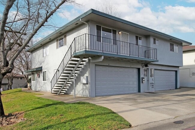 287 Sharp Cir, Unit 4 in Roseville, CA - Building Photo - Building Photo