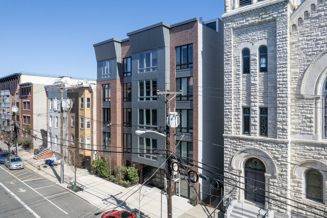 71-73 Monroe St in Hoboken, NJ - Foto de edificio