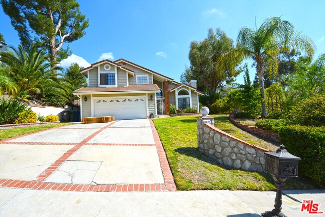 23935 Ingomar St in Los Angeles, CA - Building Photo - Building Photo