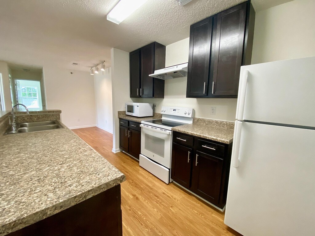 The Aspens Apartments in Bealeton, VA | ApartmentHomeLiving.com