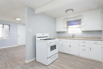 724 N Noland Rd, Unit 724 A in Independence, MO - Building Photo - Building Photo