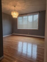 63 Oak St, Unit 1 in Taunton, MA - Foto de edificio - Building Photo