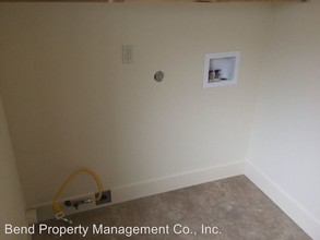 7 SE Cleveland Ave in Bend, OR - Building Photo - Building Photo