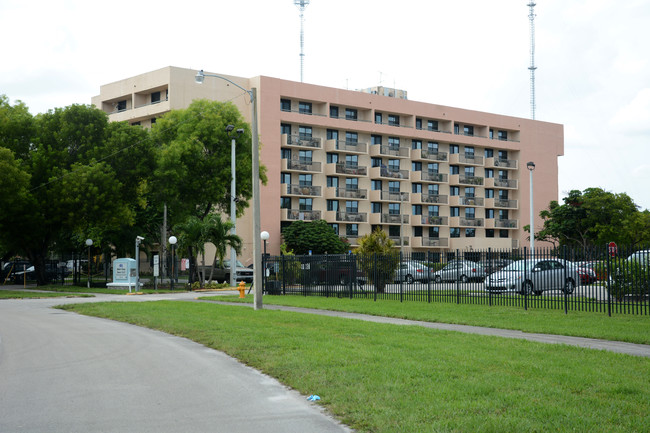 Robert Sharp Towers Two in Miami, FL - Building Photo - Building Photo