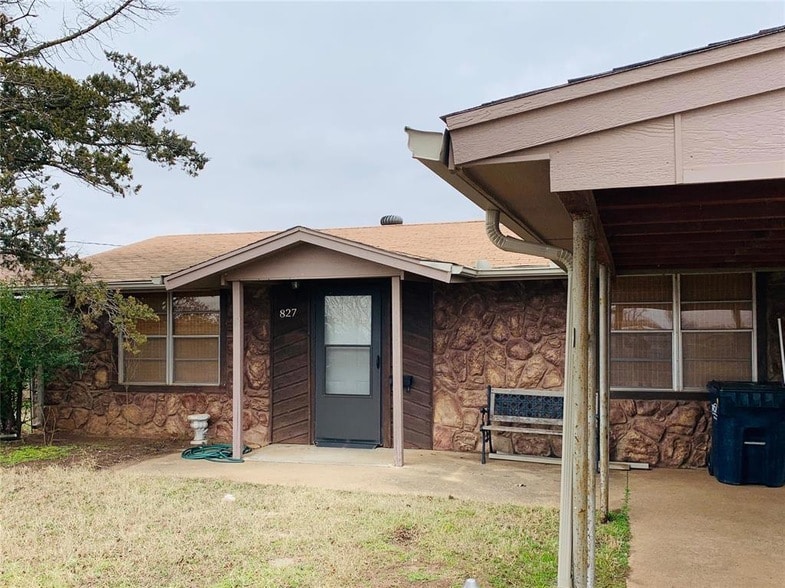 827 W Brule St in Purcell, OK - Building Photo