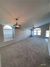 6902 Golden Oak Ln in Killeen, TX - Building Photo - Building Photo