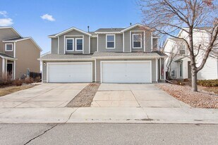 1834 Dove Creek Cir in Loveland, CO - Building Photo