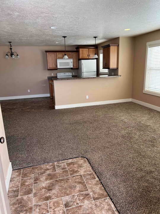 1104 36th Ave NE in Great Falls, MT - Building Photo