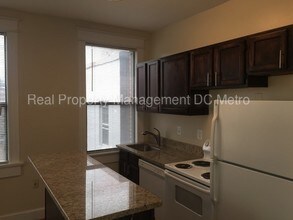815 Maryland Ave NE-Unit -307 in Washington, DC - Building Photo - Building Photo