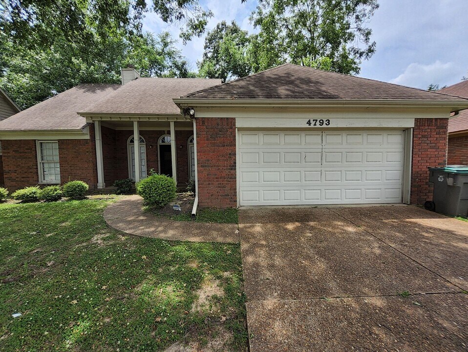 4793 Ross Creek Dr in Memphis, TN - Building Photo