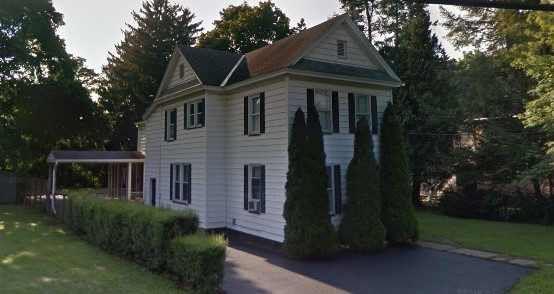8 Geneva St in Bath, NY - Foto de edificio