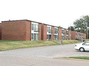 Town and Campus Apartments in Iowa City, IA - Building Photo