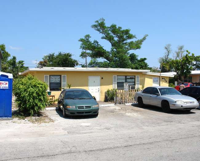 626 NW 10th Ter in Fort Lauderdale, FL - Building Photo - Building Photo